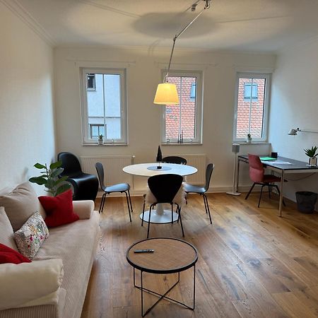 Stylisches Apartment Mit Grossem Tageslichbad Am Marktplatz Леонберг Екстер'єр фото