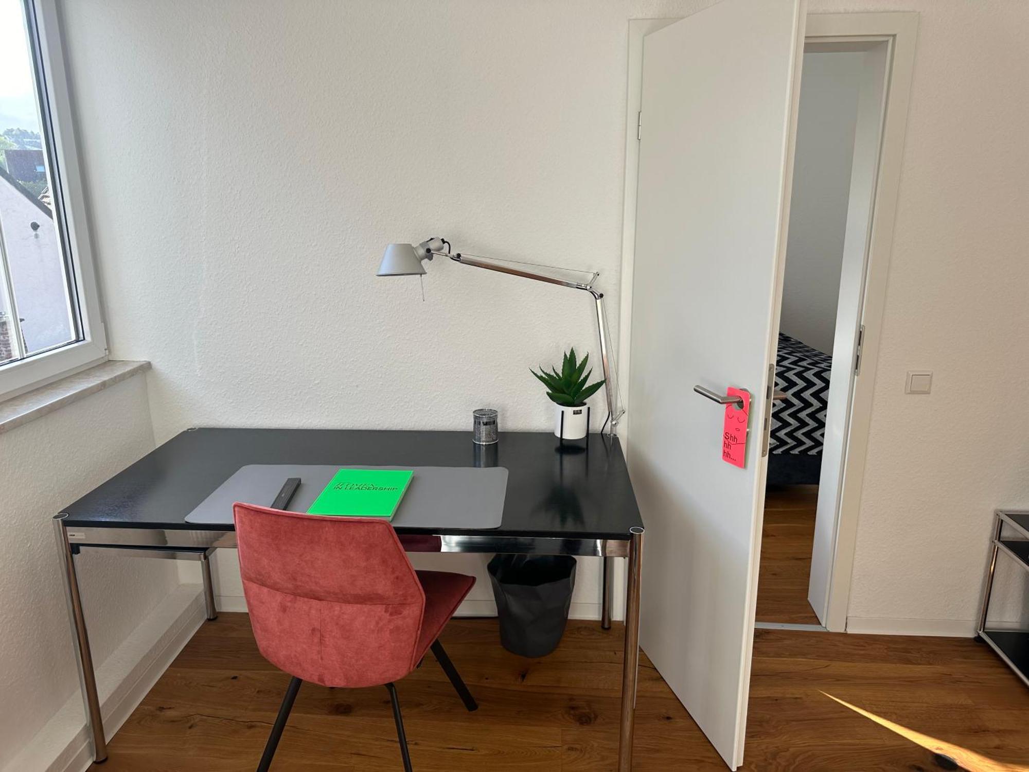 Stylisches Apartment Mit Grossem Tageslichbad Am Marktplatz Леонберг Екстер'єр фото