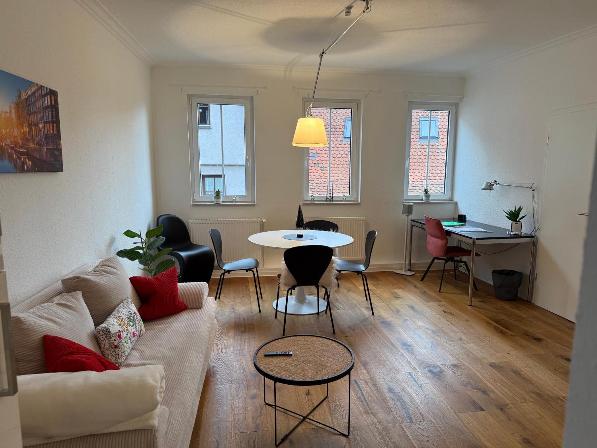Stylisches Apartment Mit Grossem Tageslichbad Am Marktplatz Леонберг Екстер'єр фото