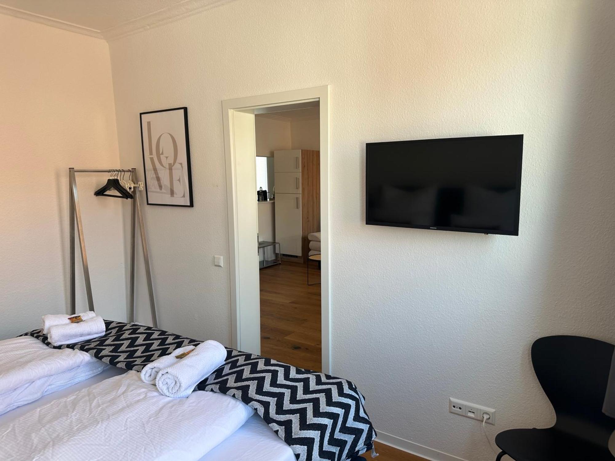 Stylisches Apartment Mit Grossem Tageslichbad Am Marktplatz Леонберг Екстер'єр фото